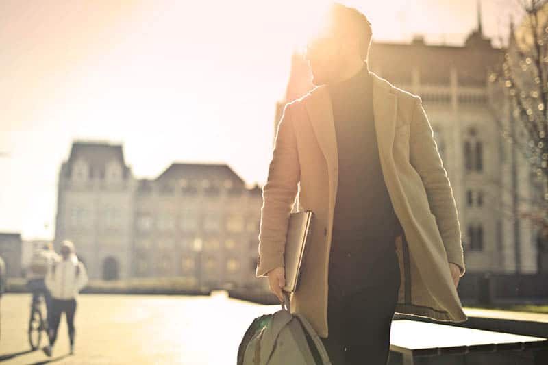 7 Verhaltensweisen, die zeigen, dass Sie mit einem mental starken Mann ausgehen
