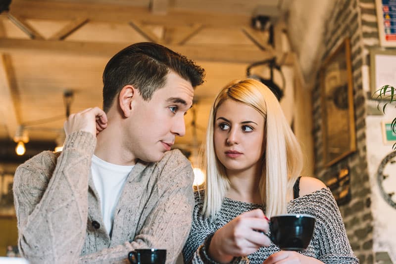 5 Ausreden, die Männer machen, wenn sie sich nicht ganz bereit fühlen, zu heiraten