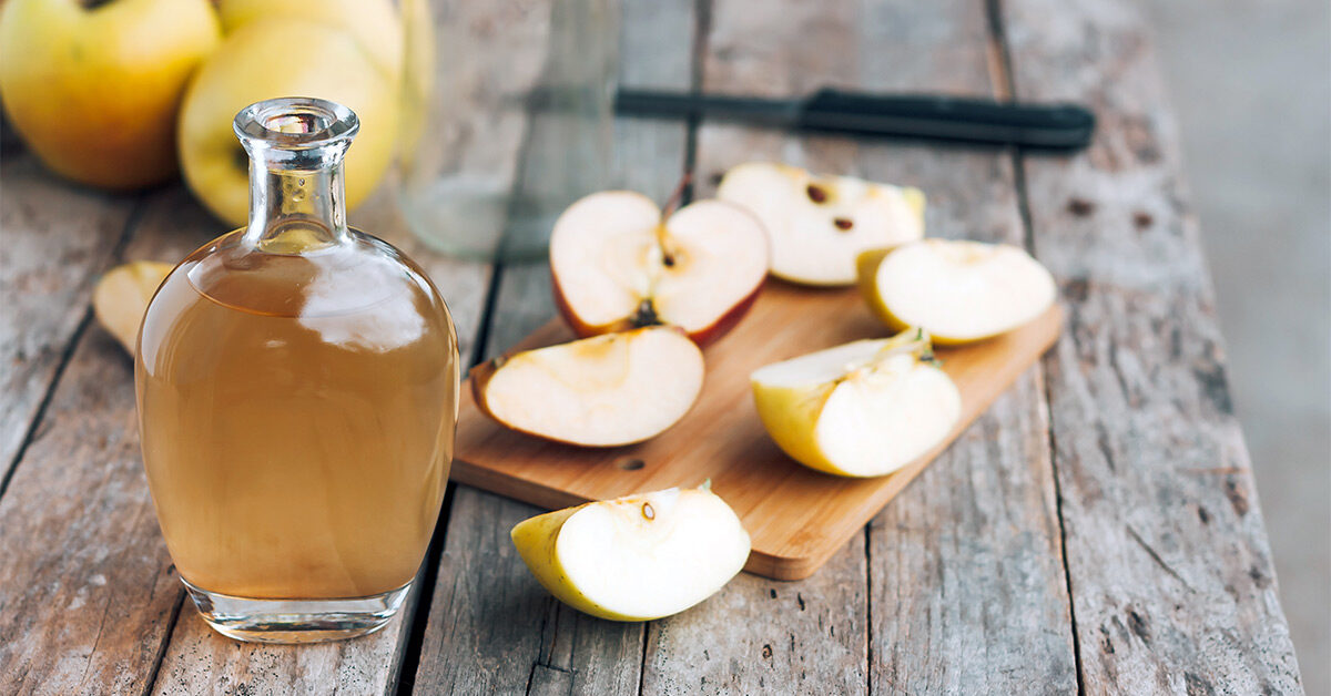Apfelessig zur Behandlung von Stauungsdermatitis
