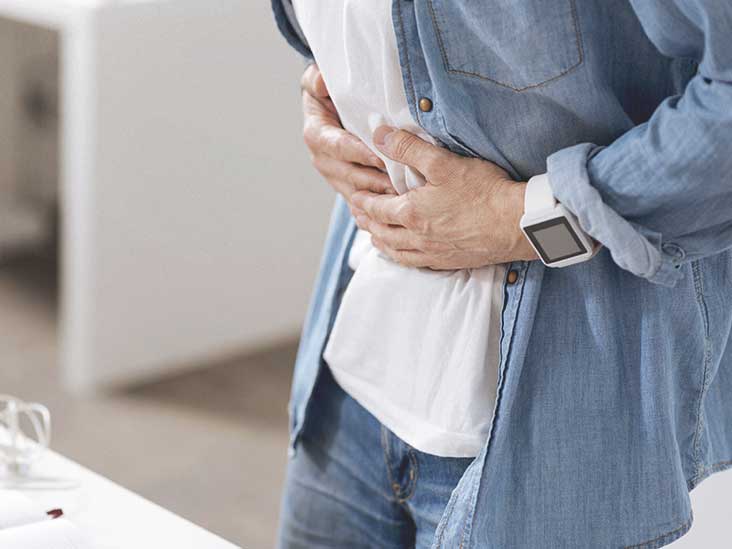 SIBO: Symptome, Behandlung, Ernährung und mehr