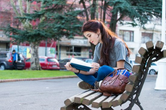 8 Wege, um das Alleinsein nicht so einsam zu machen