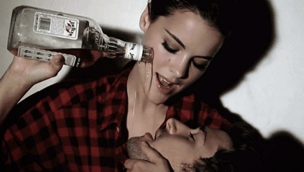 Trinkt Ihr Partner Ihre Beziehung zu Tode?  Trinkprobleme und Beziehungsprobleme