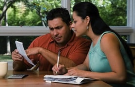 Investieren Sie in Ihre Beziehung, indem Sie über Geld sprechen