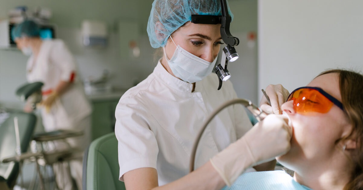 Gingival Sulcus: Definition, Tiefe, Behandlung, mehr