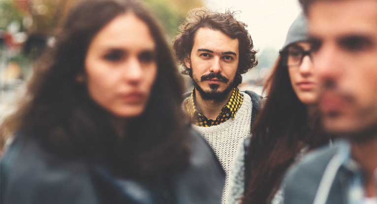 Klaustrophobie: Symptome, Behandlungen und mehr