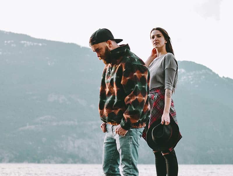 6 Anzeichen dafür, dass Sie sich in einer Pflasterbeziehung befinden (und was Sie dagegen tun können)